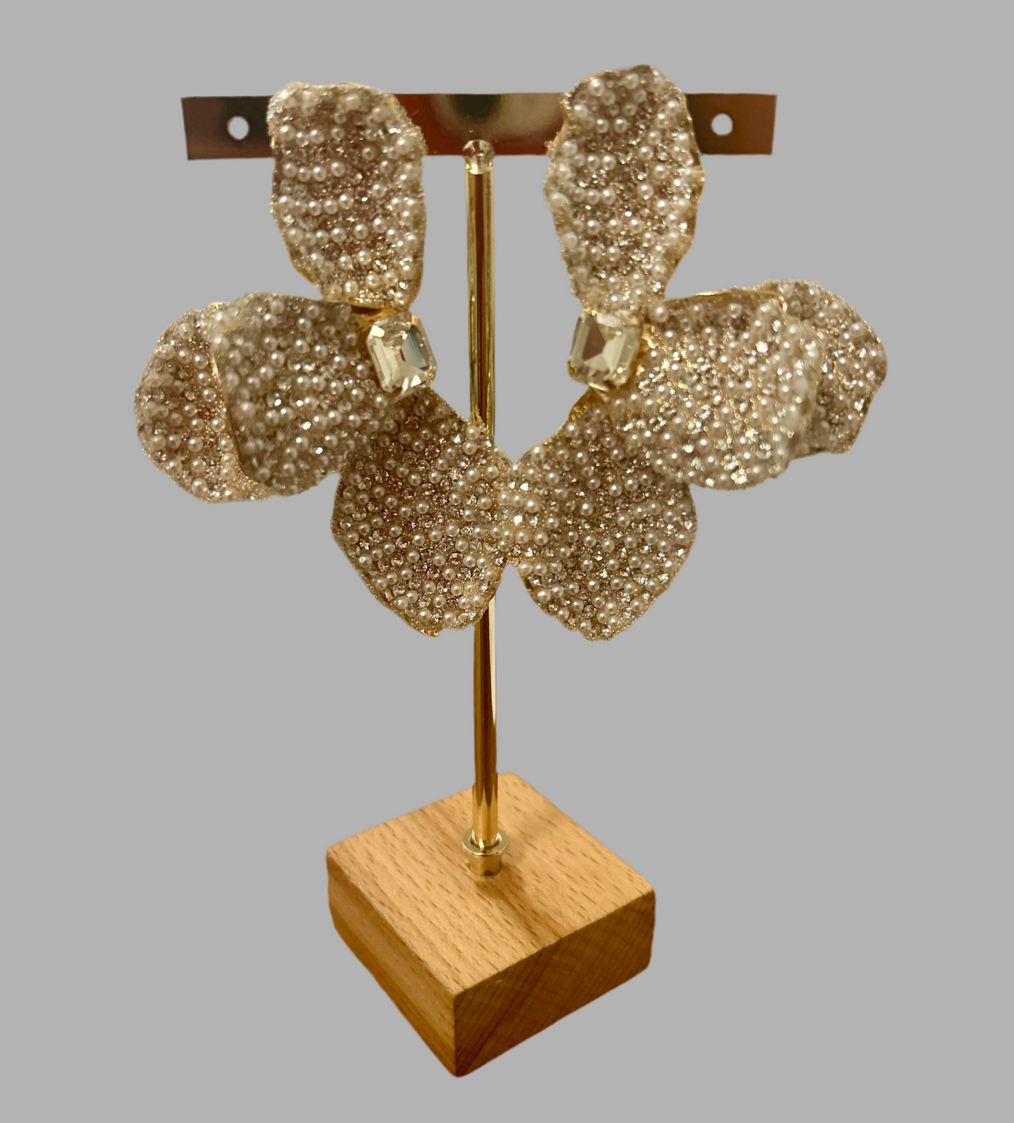 Orecchini “Petalo bianco “